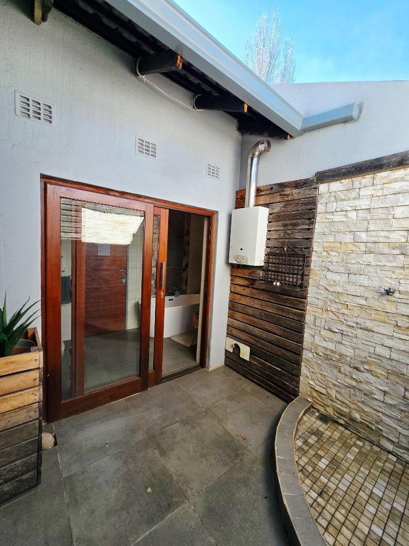 4 Bedroom Property for Sale in Flamwood North West